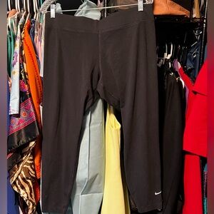 Nike Black capri Leggings